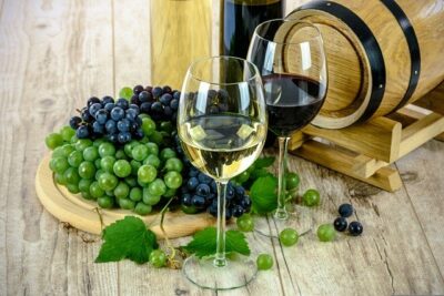 מה ההבדל בין יין אדום ללבן